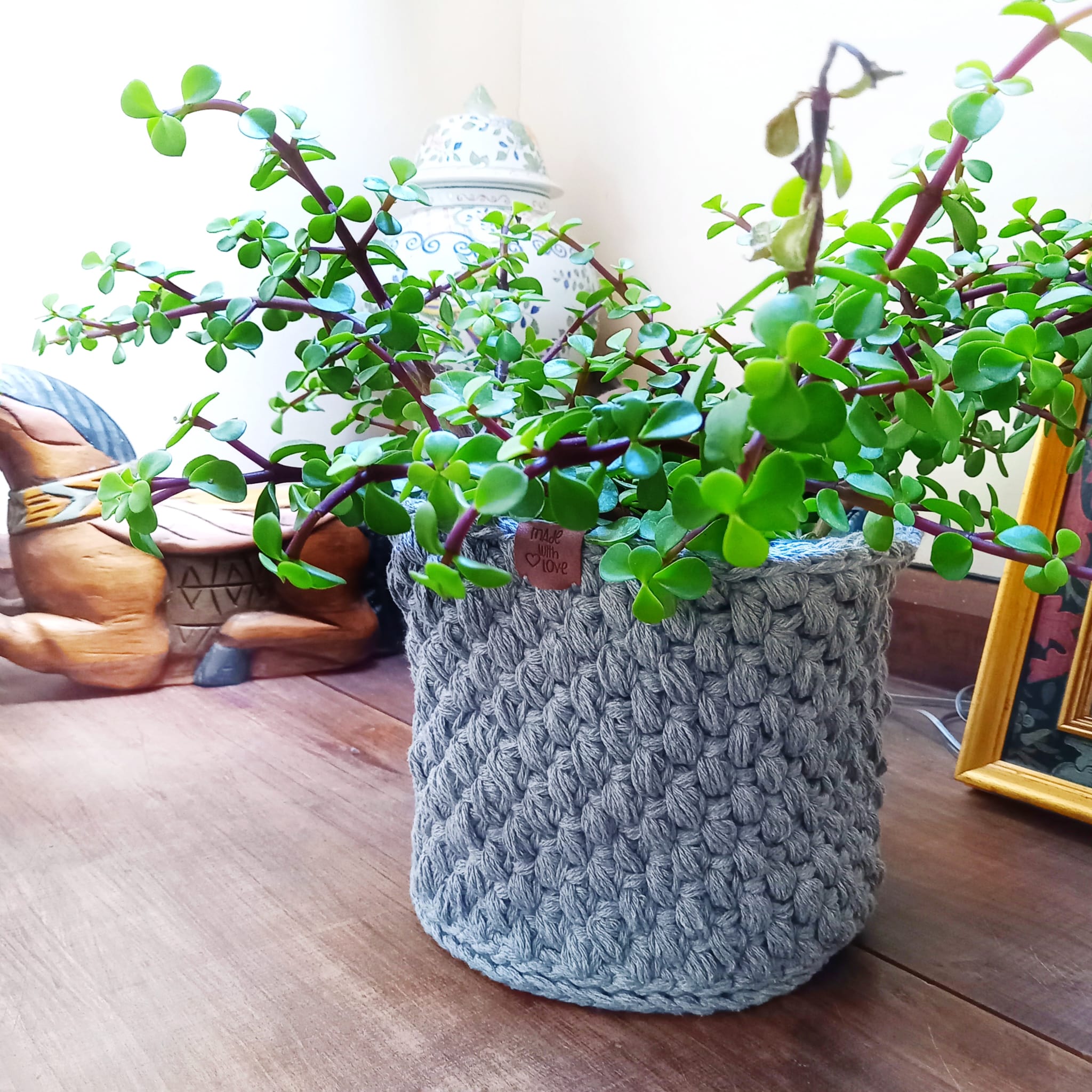 Grey basket crocheted by Annarella