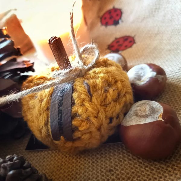 Annarella - Mini pumpkin, mustard, handmade in East Anglia, in the UK